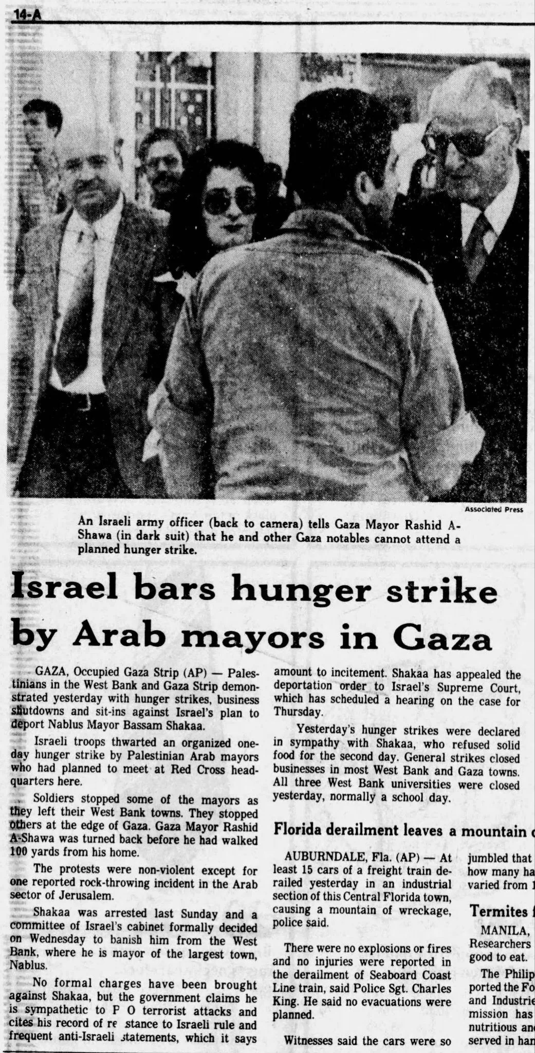 Israel bars hunger strike by Arab mayors in Gaza &mdash; The Plain Dealer, 18 November 1979